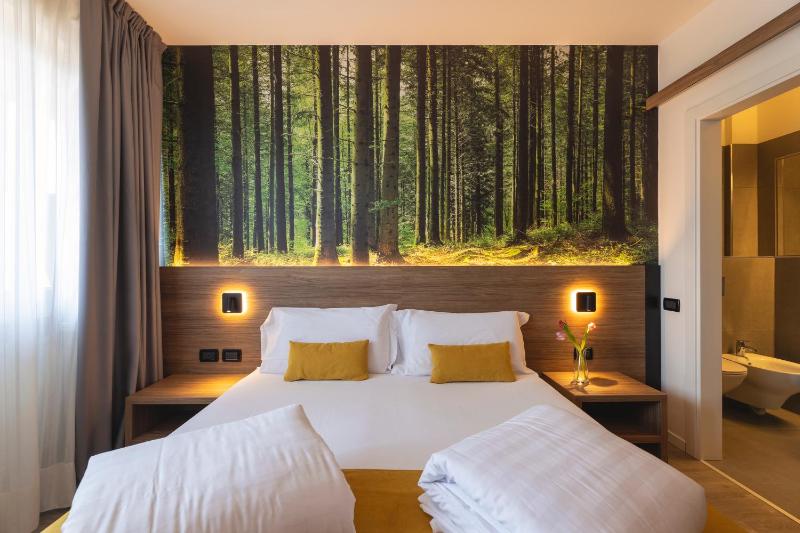 Comfort Double or Twin Room with Balcony image 1