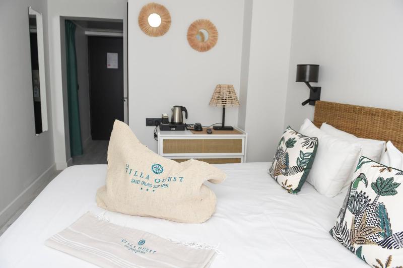 Double Room with Terrace and Garden image 3