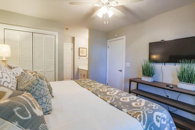 Riverhouse - image 9