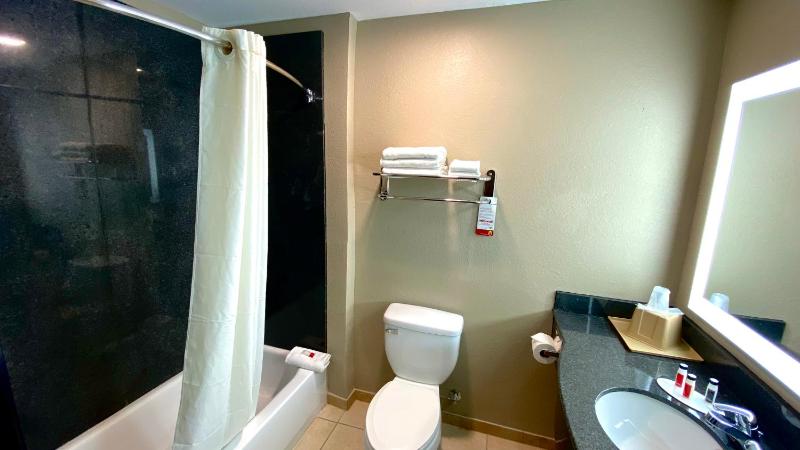 King Room - Non-Smoking image 2