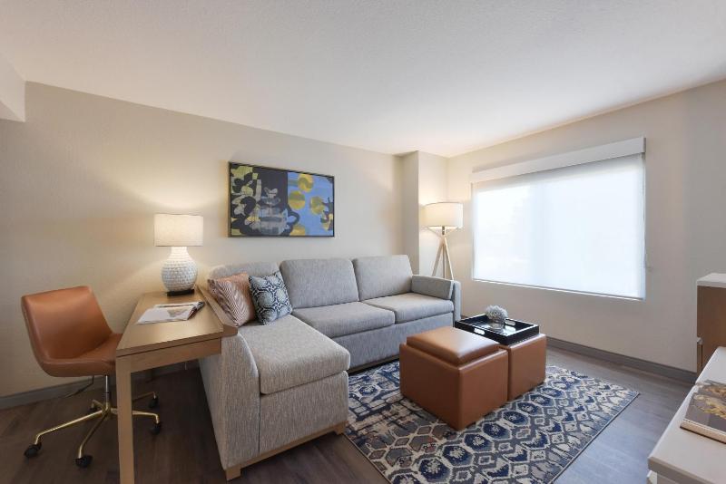 One-Bedroom King Suite image 3