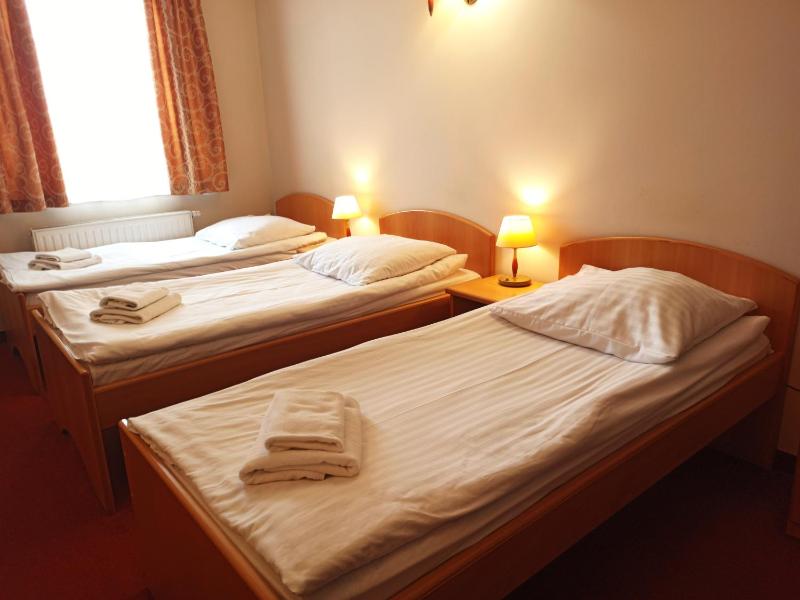 Comfort Triple Room image 1