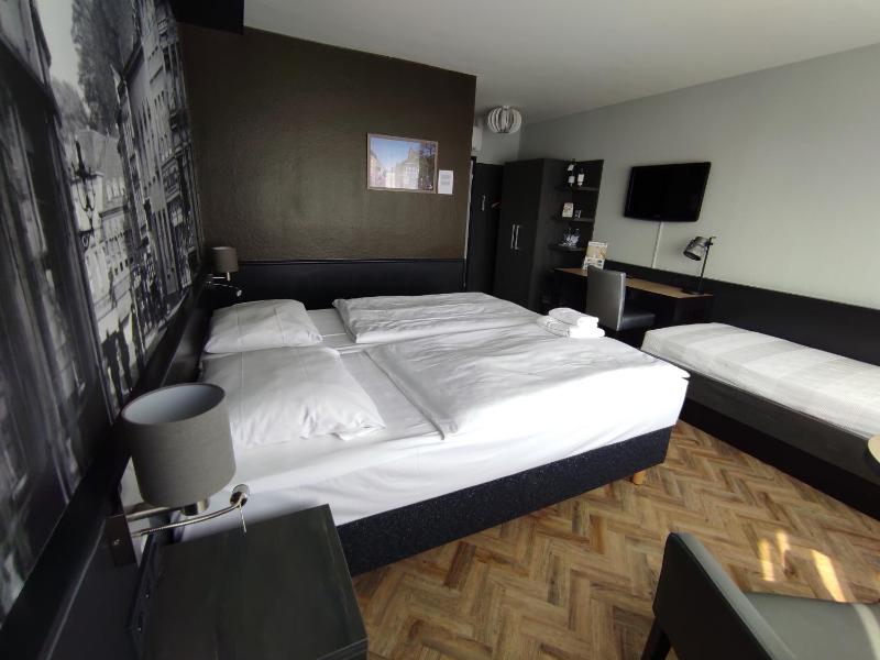 Triple Room image 4