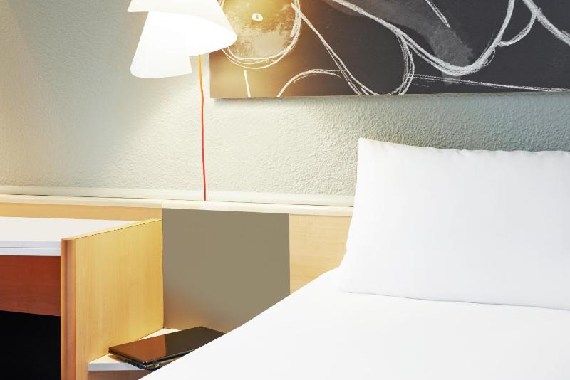 Standard Double Room image 2