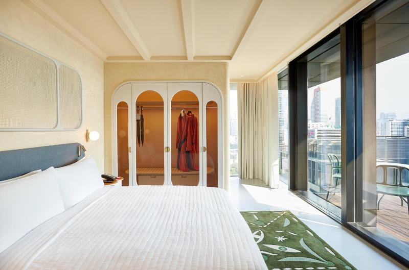 Suite with Balcony image 1
