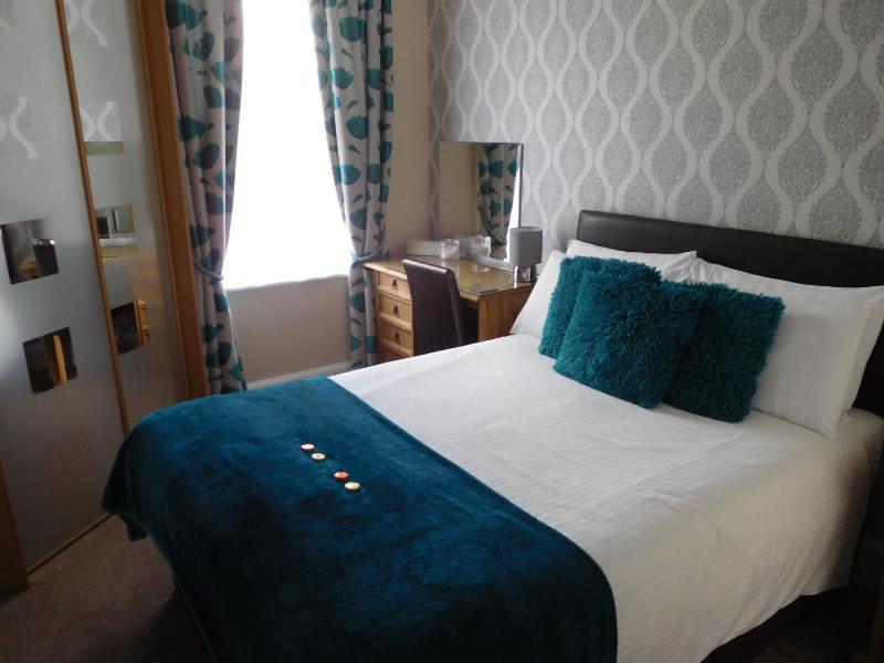 Double Room image 1