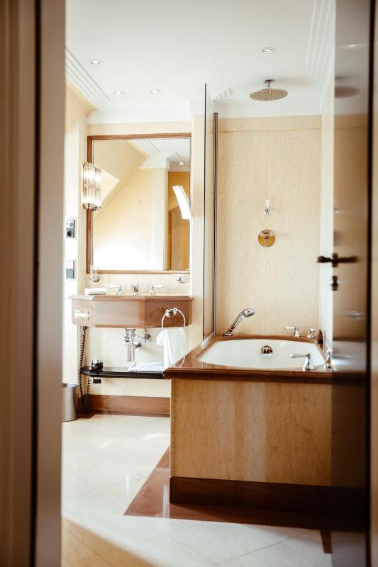 Standard Single Room image 4