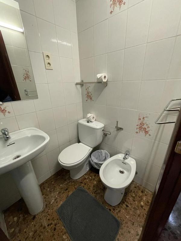 Twin Room image 2
