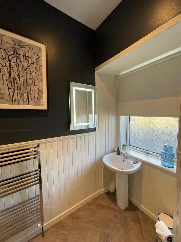 Standard Twin Room image 4