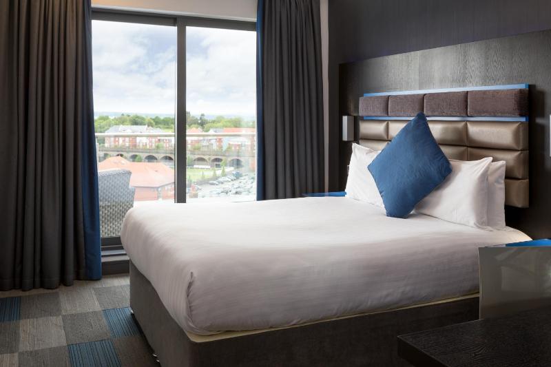 Penthouse Suite image 2