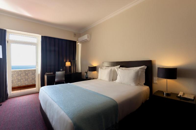 Double or Twin Room with Extra Bed image 4