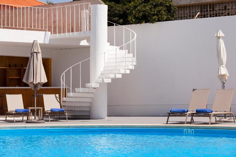 Carcavelos Beach Hotel - image 17