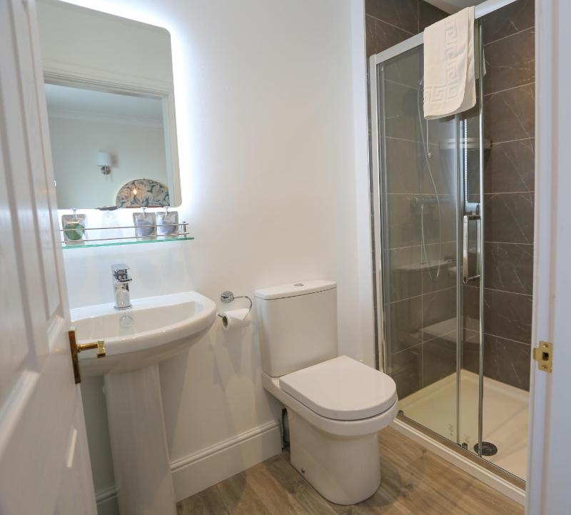 Double Room with Coastal View image 2