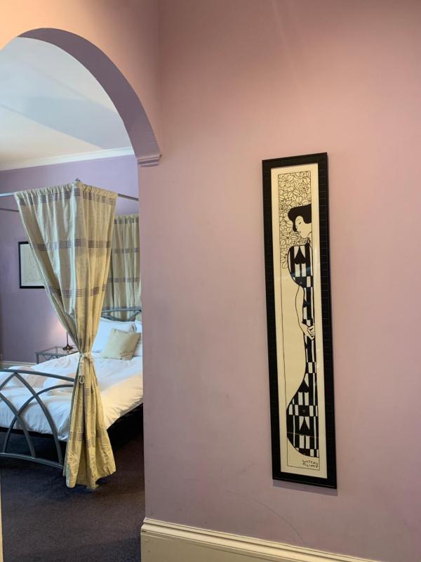 Four Poster Bedroom image 1