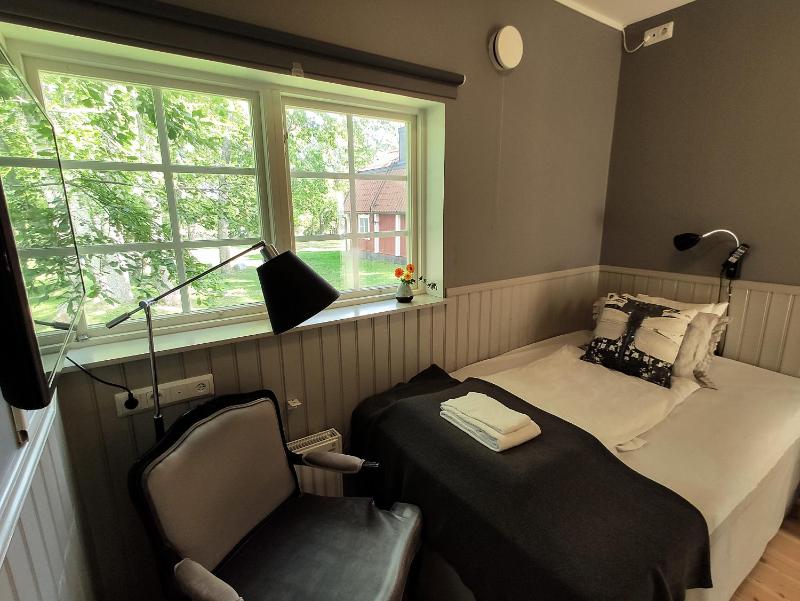 Standard Single Room image 3