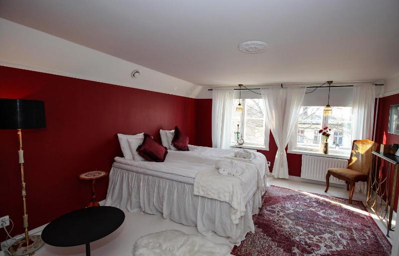 Deluxe Suite image 4