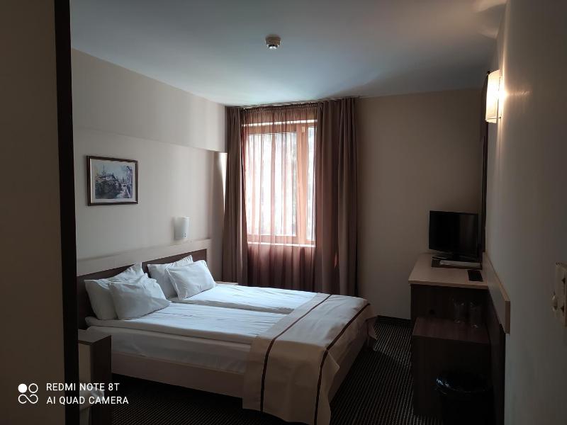 Economy Double Room with No Balcony image 2