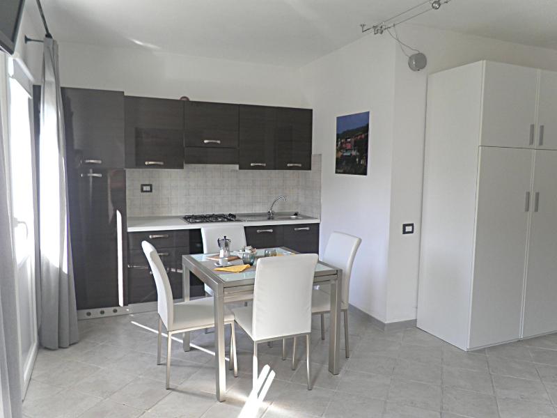 Studio Apartment image 3