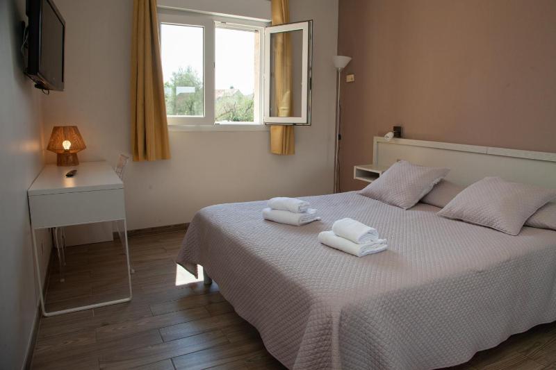 Double or Twin Room image 3