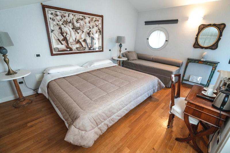 Suite with Terrace image 1