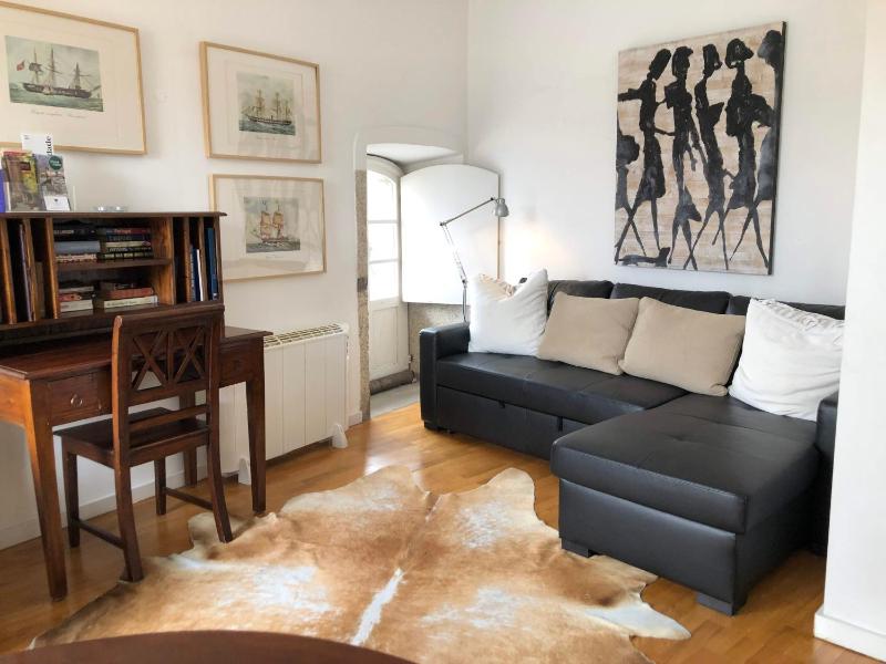 One-Bedroom Apartment image 3