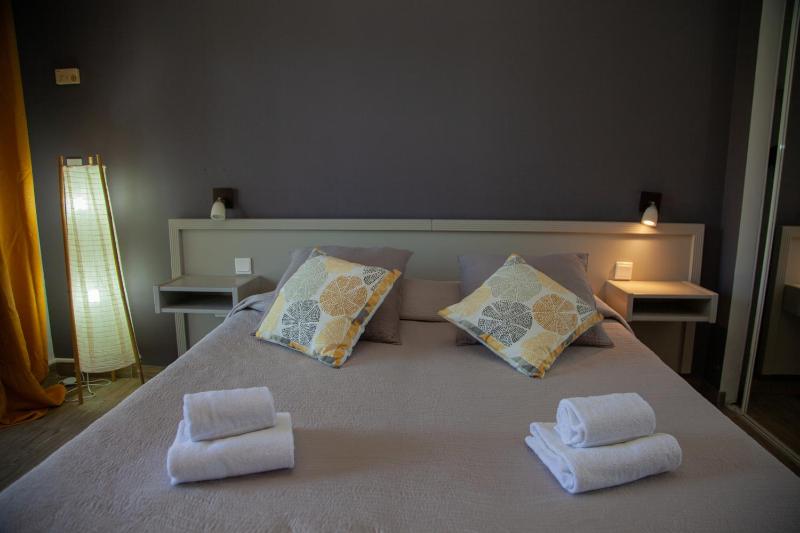 Double or Twin Room with Garden View image 2