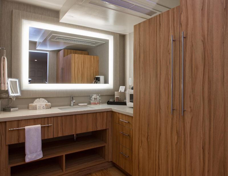 King Room image 4