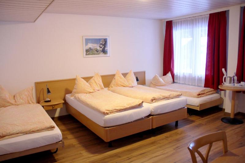 Quadruple Room with Bathroom image 4