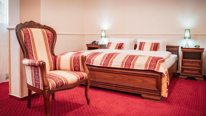 Double Room image 4