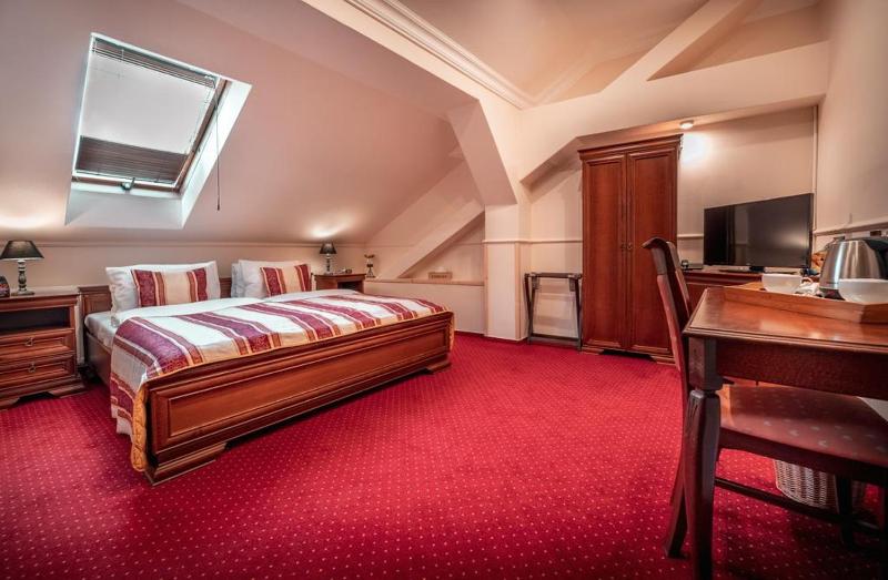 Economy Double Room image 4
