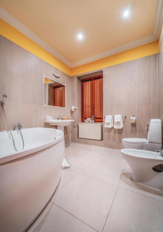 Double Room with Private Wellness image 4