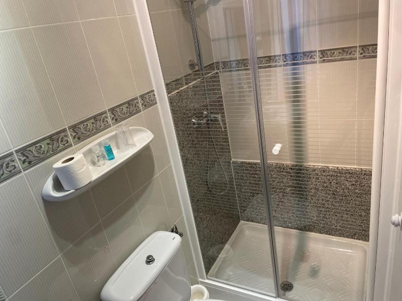 Single Room with Balcony image 4