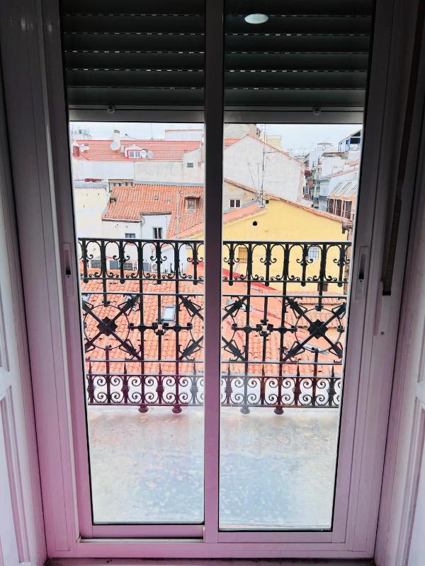 Triple Room with Shared Bathroom image 3