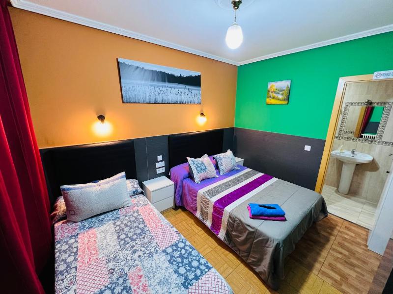 Triple Room with Private Bathroom image 2