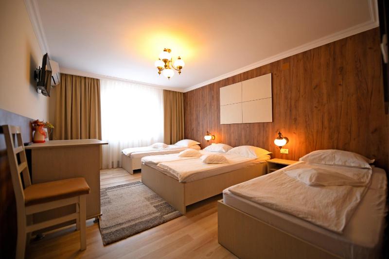 Triple Room image 3
