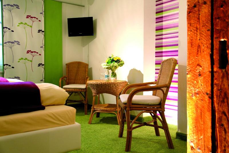 Double Room image 3