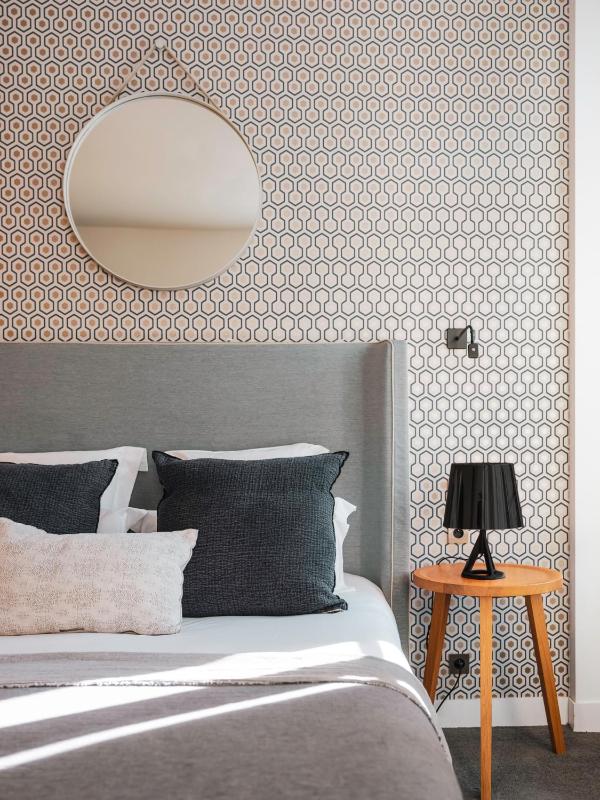 Classic Double Room image 3