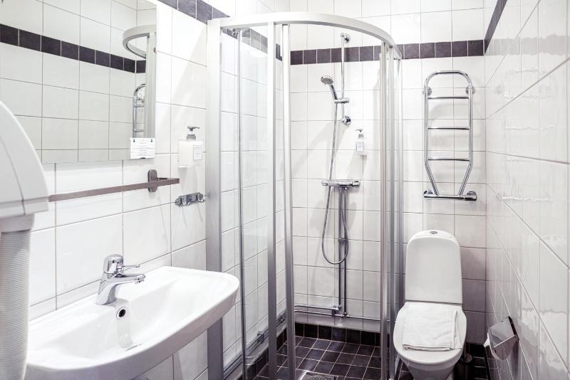Twin Room image 2