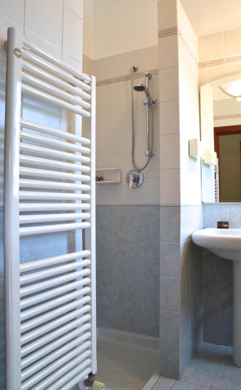 Economy Single Room image 3