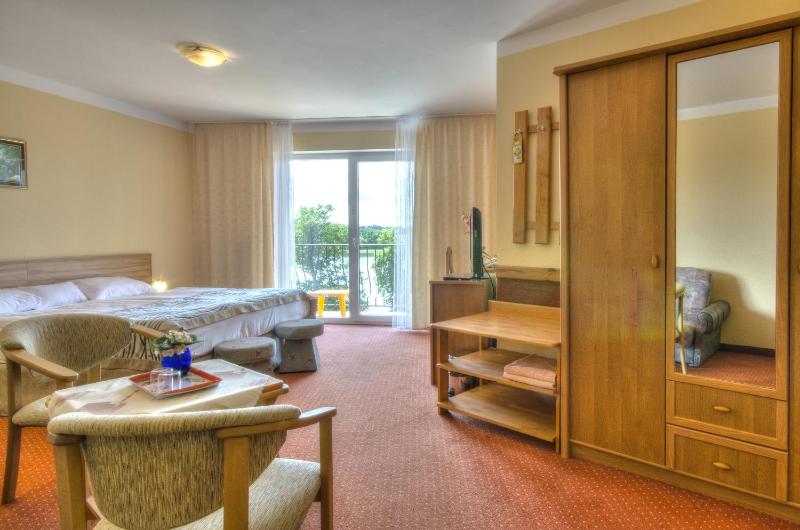 Deluxe Double Room with Balcony image 1