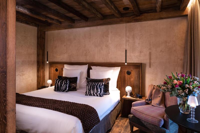 Superior Double Room with Walk-in Shower image 1