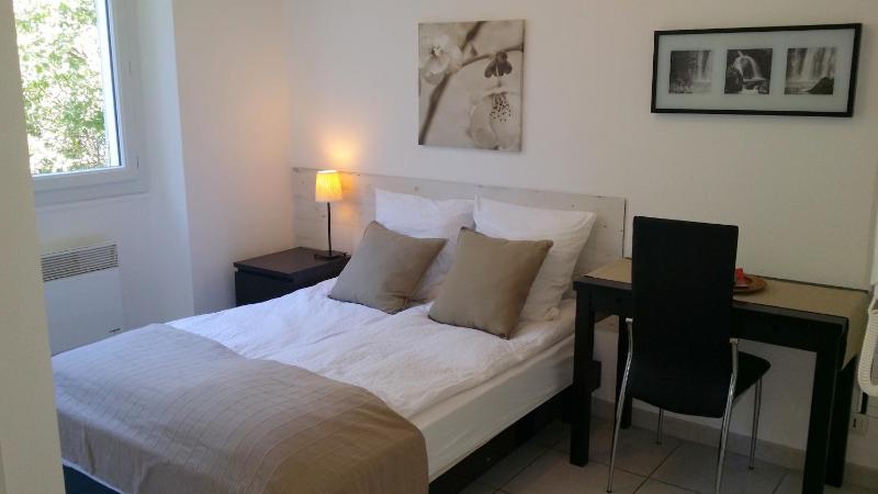 Standard Double Room image 2