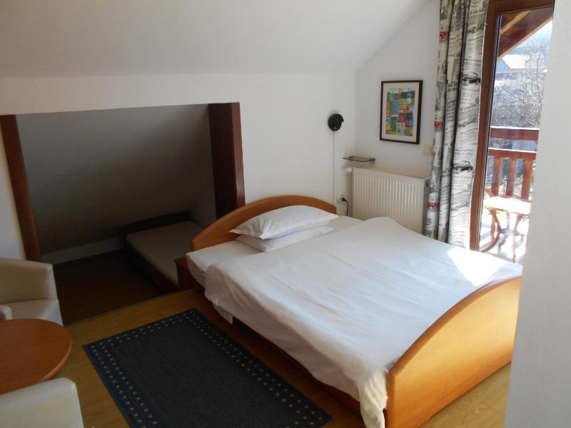 Triple Room with Mountain View image 3