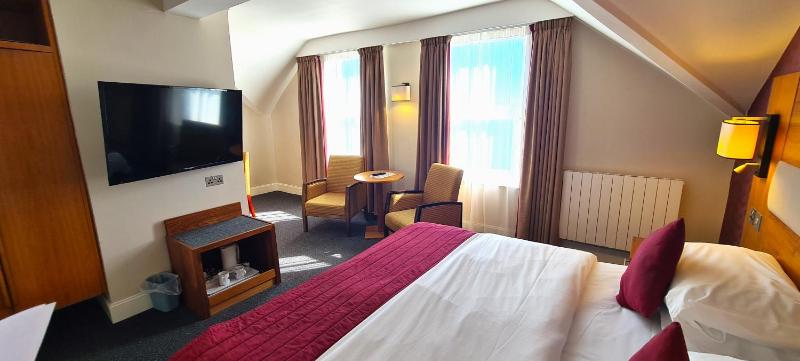 Deluxe Double or Twin Room with Sea View image 3