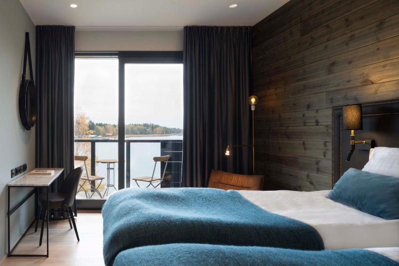 Deluxe Double Room with Balcony and Sea View image 4