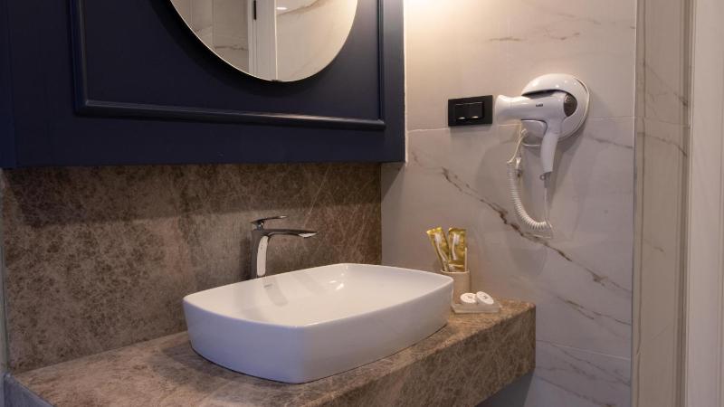 Superior Double Room image 3
