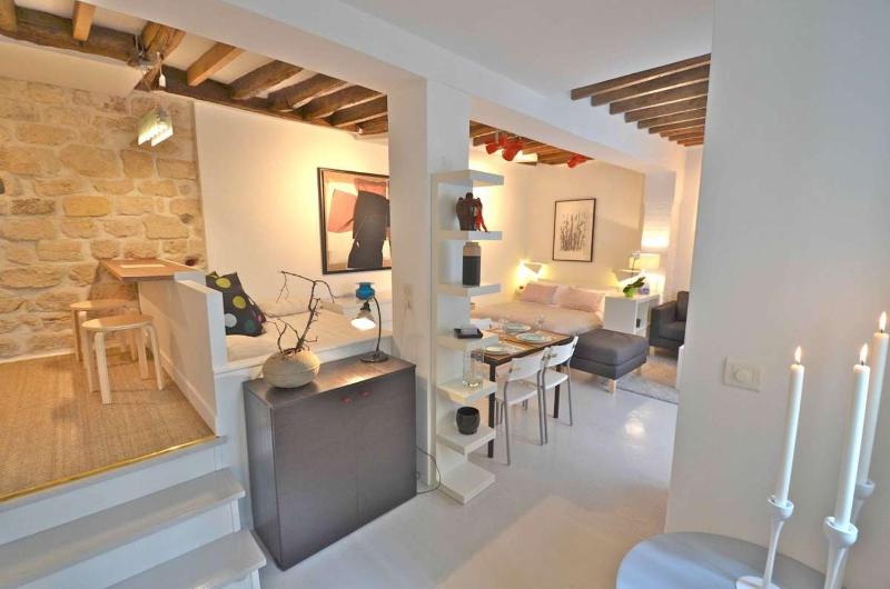 Studio Apartment image 1
