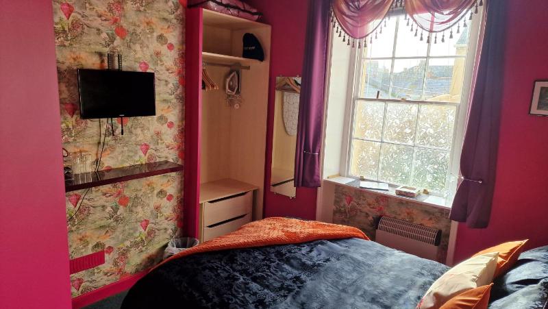 Standard Double Room image 3