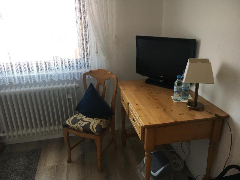 Twin Room with Private Bathroom image 4