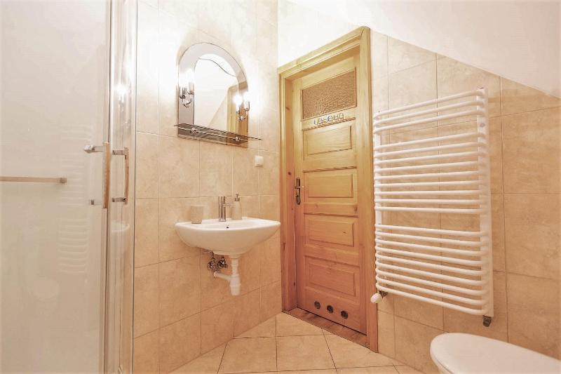 Double Room image 3